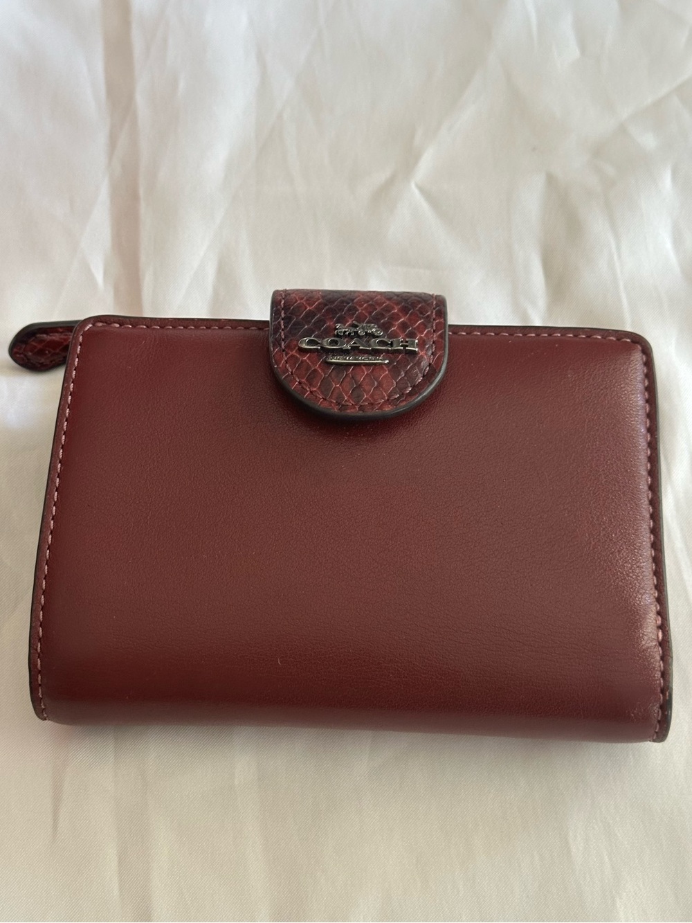 Coach Medium Corner Zip Wallet In Colorblock - Picture 3 of 11